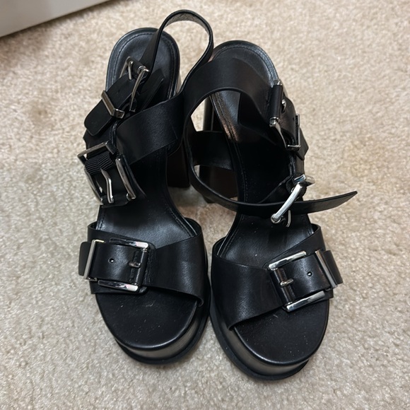 Heels - Picture 2 of 4